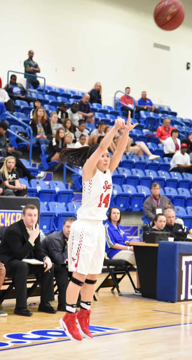 Kanna Suzuki, 14 led the Lady Jets in scoring with 15 points.