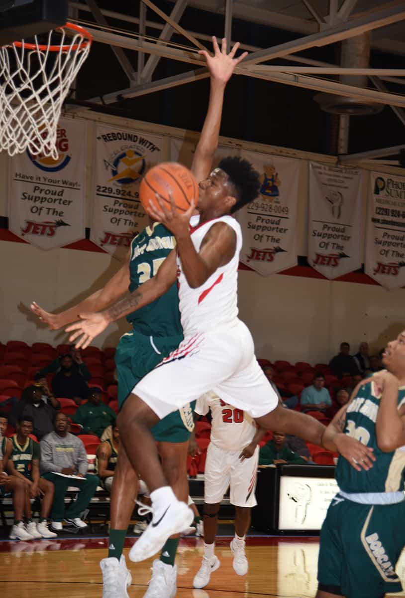 Sophomore guard Mike Boone (5) led the Jets in scoring with 19 points in their first round win in the NJCAA Region XVII tournament.