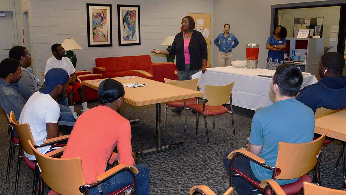 LaKenya Johnson, Special Service Coordinator, teaches students at South Georgia Technical College constructive strategies for dealing with procrastination.