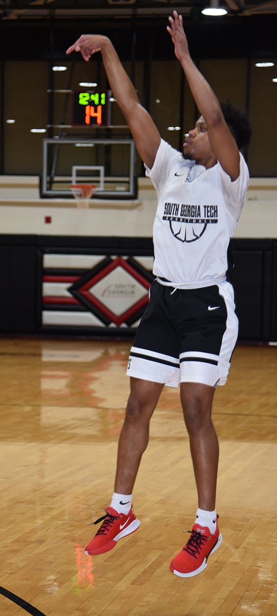 Returning sophomore guard Toriano Lewis (0) was the top scorer for the Jets in the scrimmage with Thomas University. He had a total of 14 points.