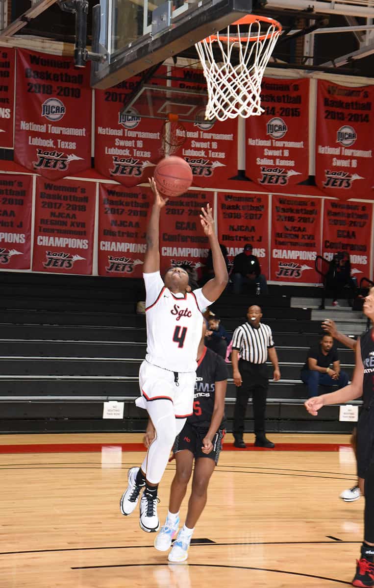 Sophomore guard Veronica Charles (4) led the Lady Jets in scoring against New Horizon Prep with 19 points, seven rebounds, four assists, and five steals.