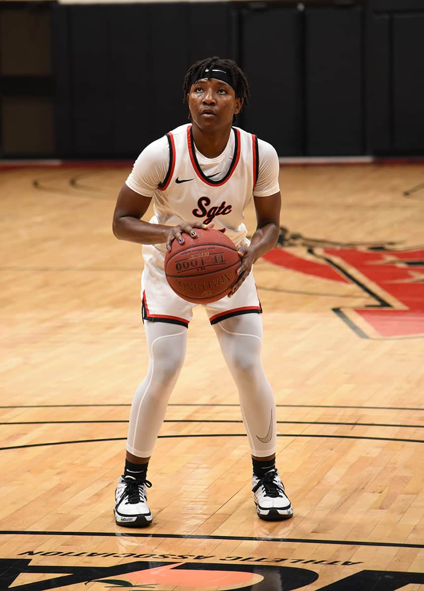 Sophomore guard Veronica Charles (4) led the Lady Jets in scoring against New Horizon Prep with 19 points, seven rebounds, four assists, and five steals.