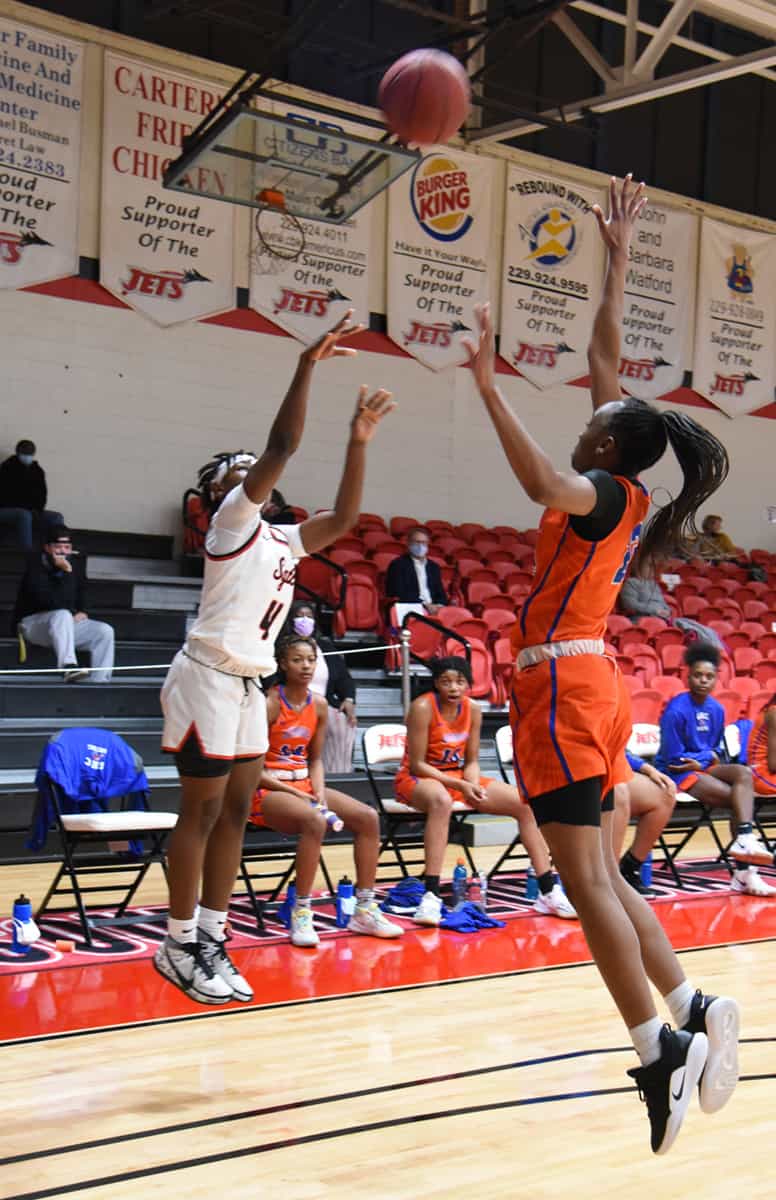 South Georgia Tech’s Veronica Charles (4) led the Lady Jets in scoring with 21 points to lead her team to an 84 – 82 double-overtime win against Georgia Highlands.