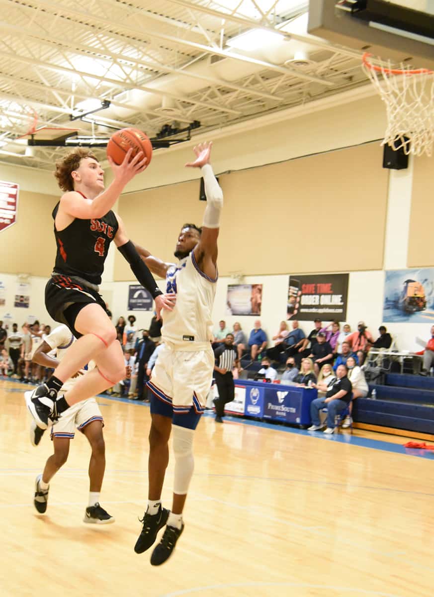 Will Johnston, 4, led the Jets in scoring with 20 points.