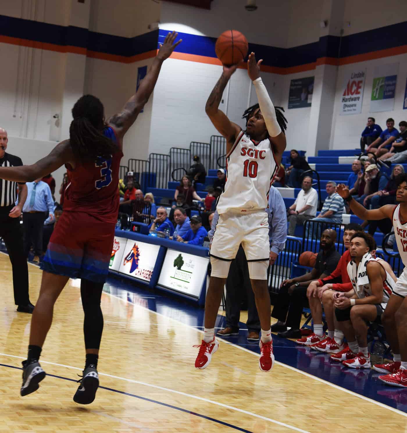Marvin Mchee, 10, was the top scorer for the Jets with 25 points in the NJCAA Region XVII semi-finals in Rome in a win over South Georgia State College.