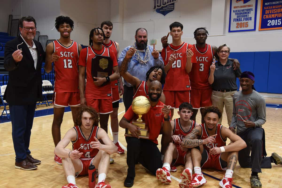 The SGTC Jets secured the GCAA Tournament Championship and earned the right to advance to the NJCAA National Tournament as the Southeast District Champions. Shown above with the GCAA Tournament and NJCAA Southeast District Championship plaque are the 2021 – 2022 Jets.