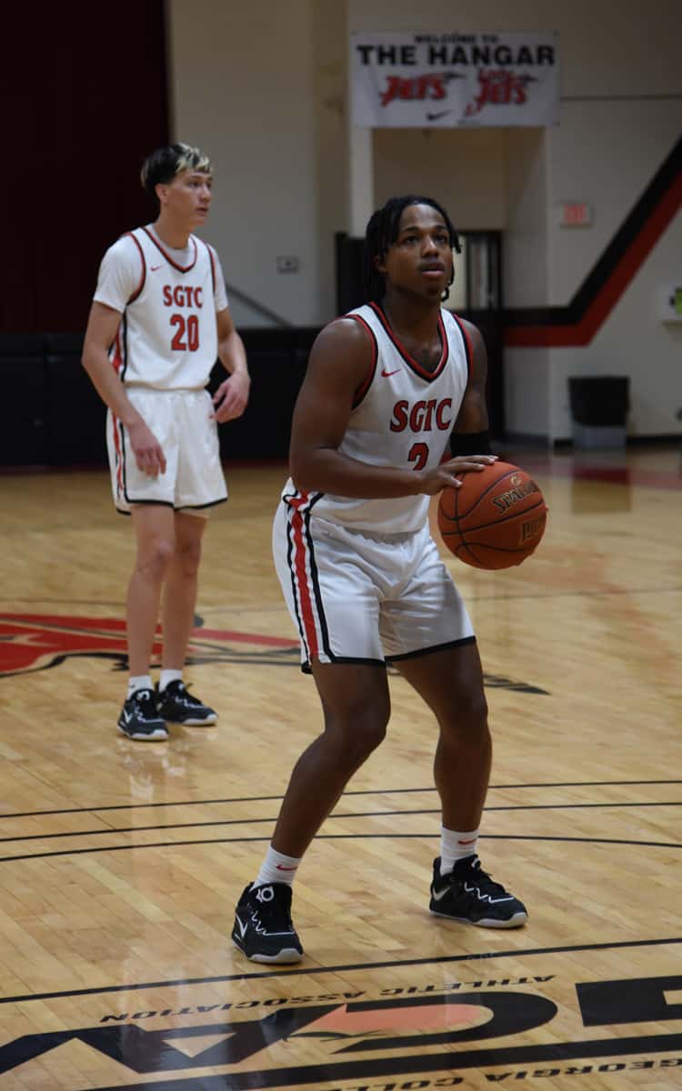 Jets Sophomore guard Semaj Henderson, 2, scored 41 points in two losses over the weekend in Florida.
