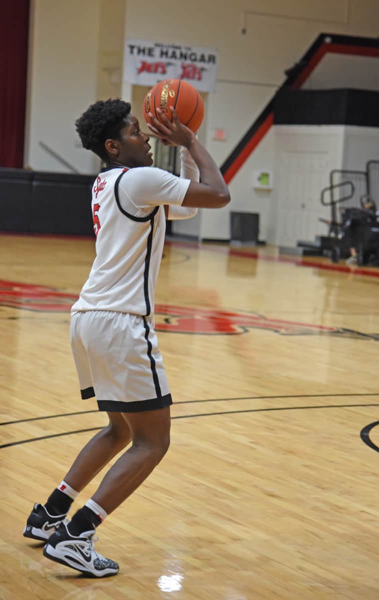 Alexia Dizeko, 5, was the top scorer for the Lady Jets with 20 points against Georgia Highlands in a conference match-up.