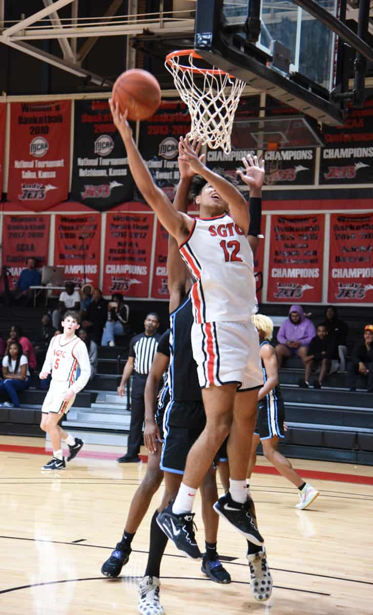 Deonte Willams, 12, had 14 points against Florida SouthWestern.