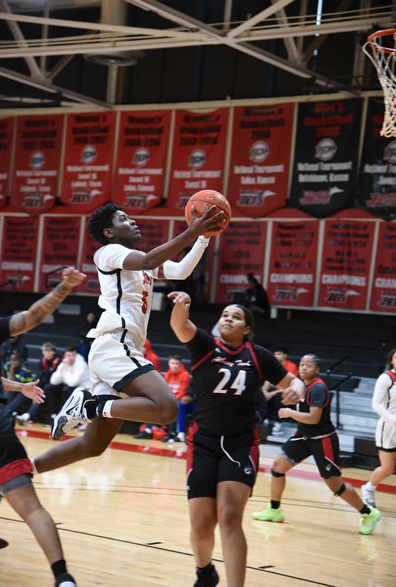 Alexia Duzeko, 5, led the team in scoring with 25 points.