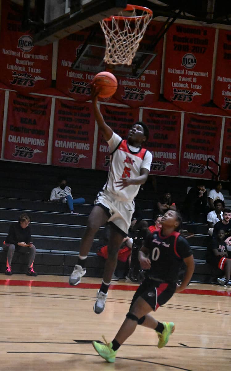 Alexia Dizeko, 5, was the top scorer with 21 points for the Lady Jets.