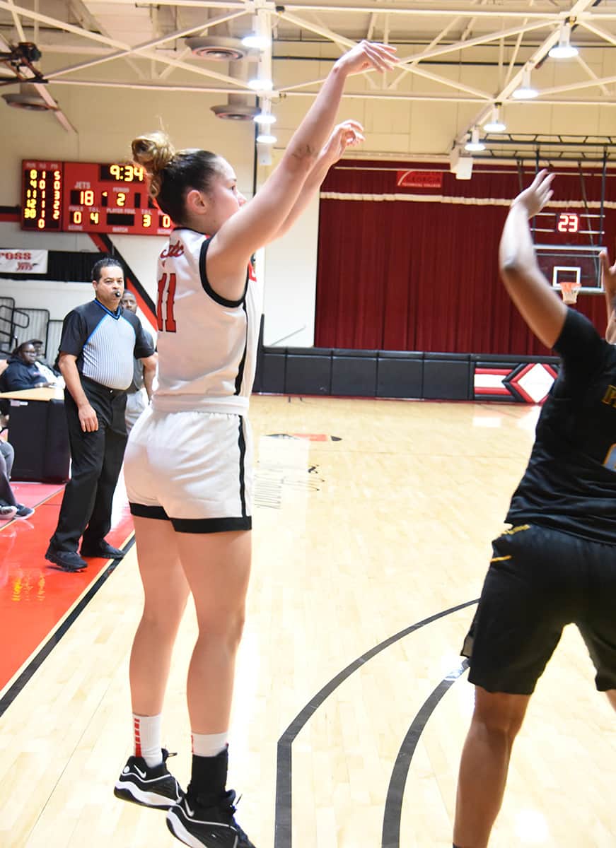 Sophomore guard Vea Gunaydin, 11, was one of the leading scorers for the Lady Jets with 16 points.