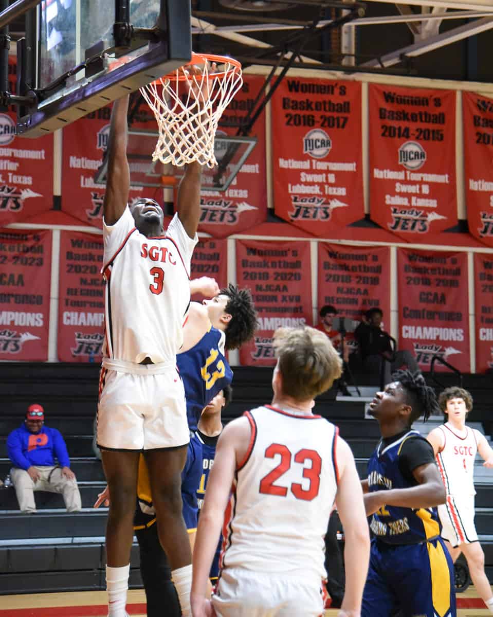 Israel Momodu, 3, was the top scorer for the Jets in the win over Andrew College.