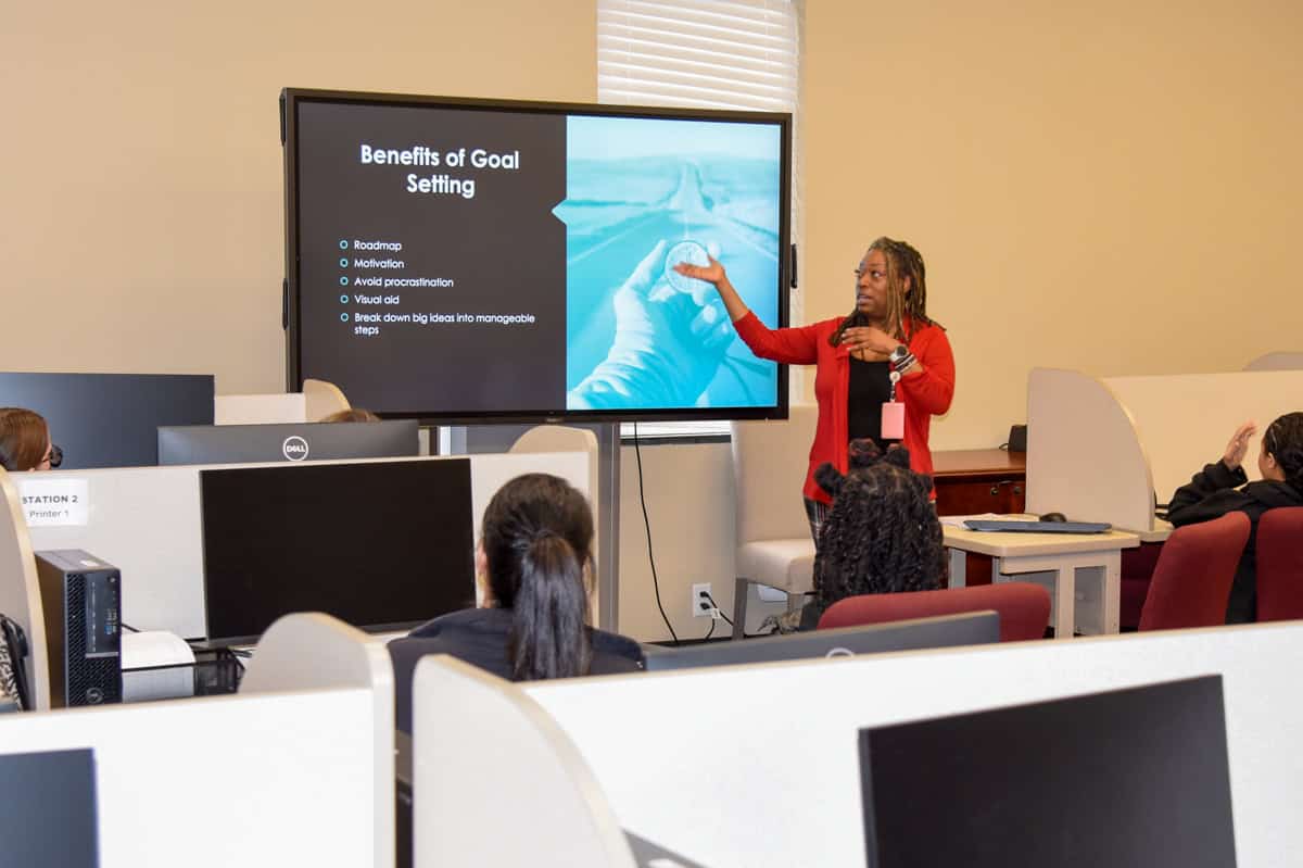 Special Services Coordinator Jennifer Robinson leads a recent goal-setting workshop for SGTC students.