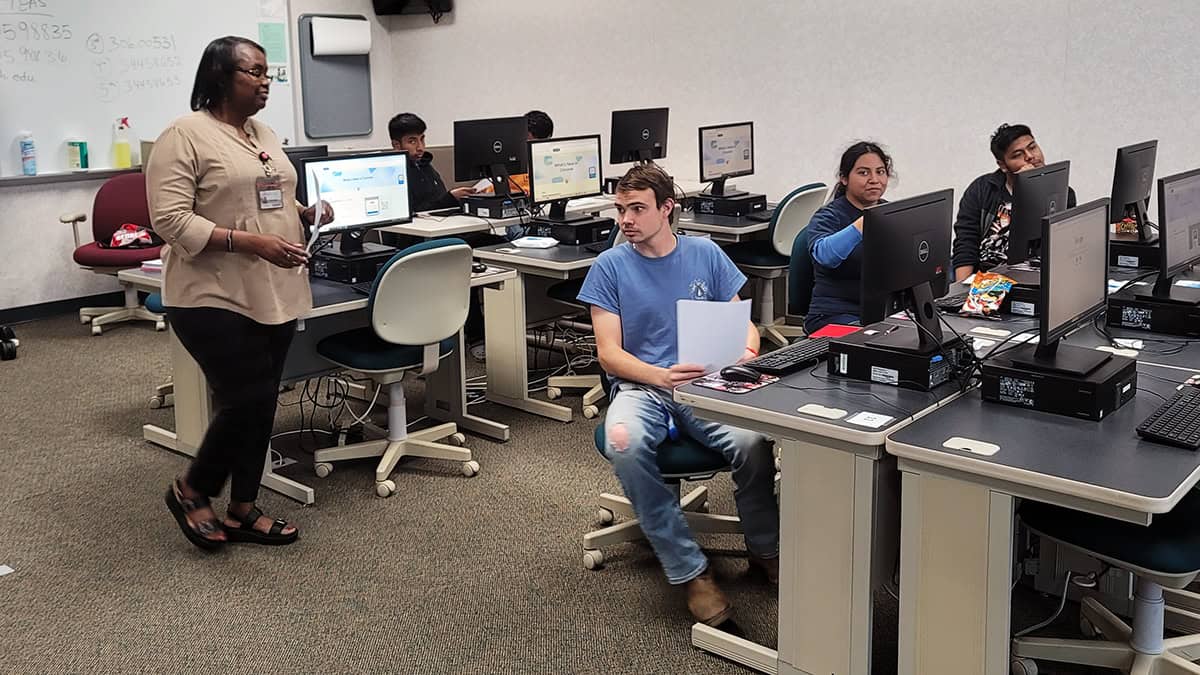 SGTC Retention and Coaching Specialist Charlene Williams (left) leads the recent Focus2 Career workshop at the South Georgia Technical College Crisp County Center.