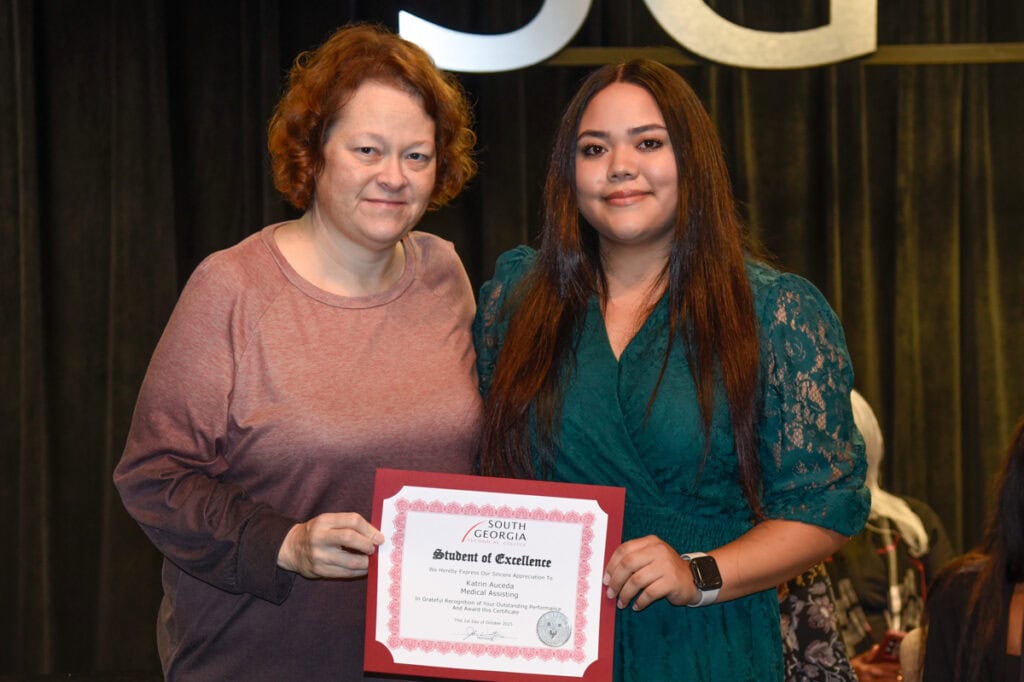 Jeana Yawn - Katerin Auceda