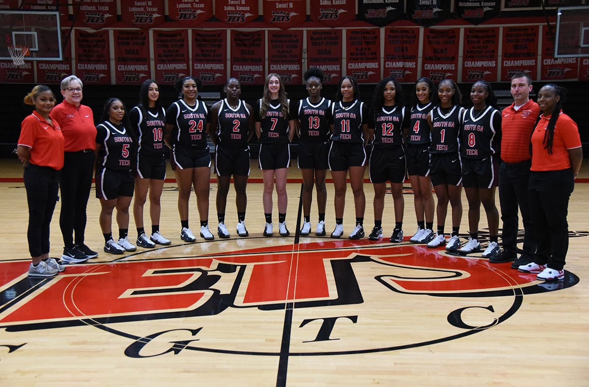 The 2025 – 2026 Lady Jets will be hosting the Pete Arrington Classic on November 28 – 30 in the James S. Peters gymnasium.