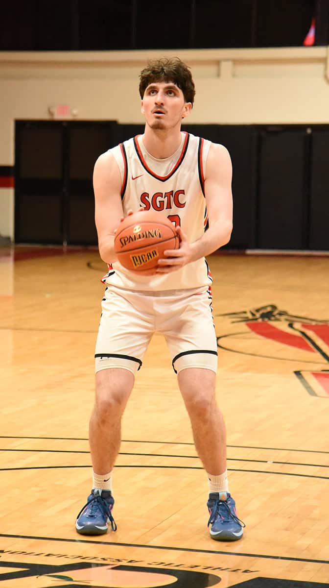 Guillaume Schoentgen (32) led the Jets to victory over East Georgia with 29 points.